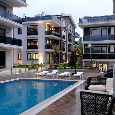 얄로바 Flower City Suits 아파트 호텔 외부 사진